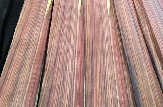 Buy Quarter Slicing Flat Cut Natural Wood Veneer Sonokeling 8-40cm Width online manufacture