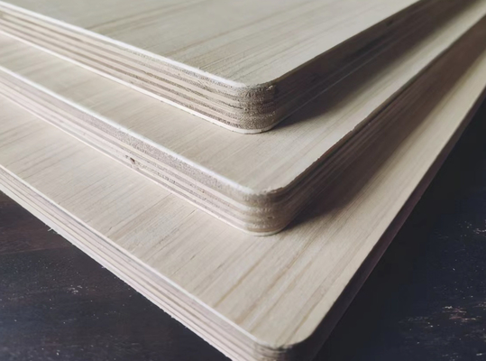 Buy Smooth Cut And Saw Finish Solid Wood Veneer Multi Layer Plywood Customized online manufacture